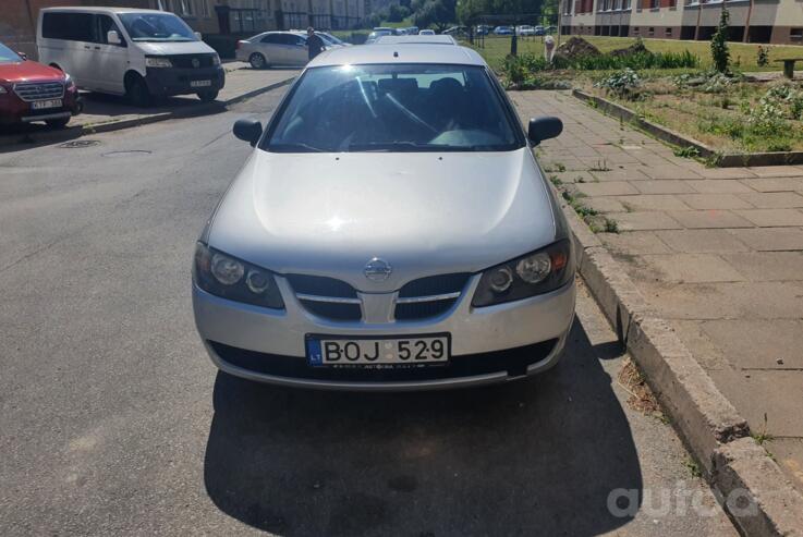 Nissan Almera N15 Hatchback 3-doors