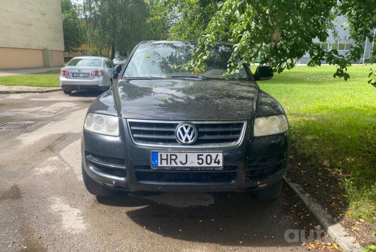 Volkswagen Touareg 1 generation Crossover