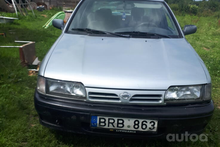 Nissan Primera P10 Sedan