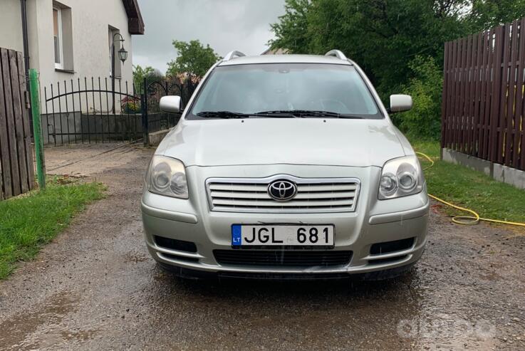 Toyota Avensis 2 generation wagon
