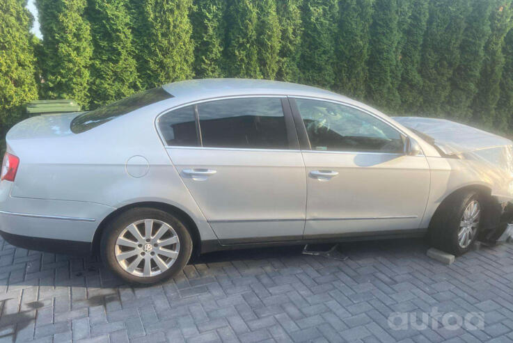 Volkswagen Passat B6 wagon 5-doors