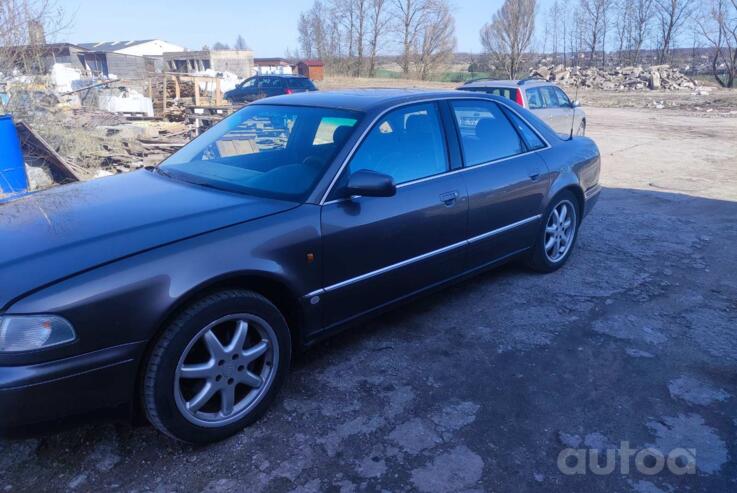 Audi A8 D2/4D Sedan 4-doors