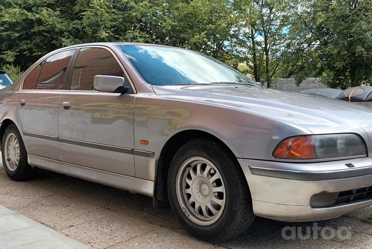 BMW 5 Series E39 Sedan 4-doors