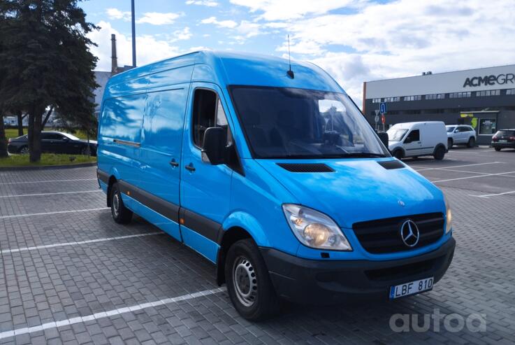 Mercedes-Benz Sprinter Second generation