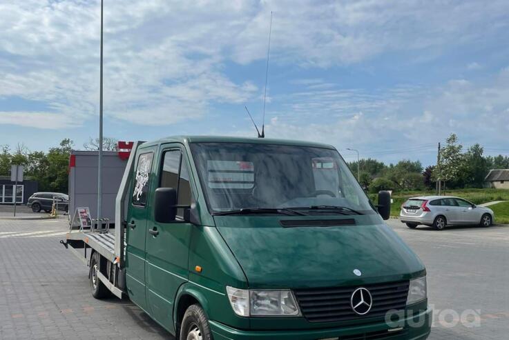 Mercedes-Benz Sprinter First generation