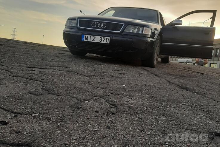 Audi A8 D2/4D Sedan 4-doors