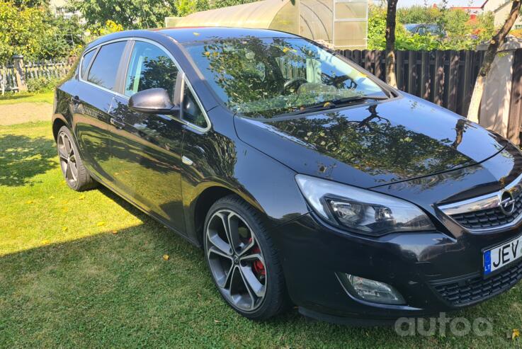 Opel Astra J Hatchback 5-doors