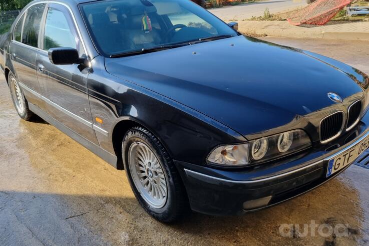 BMW 5 Series E39 Sedan 4-doors