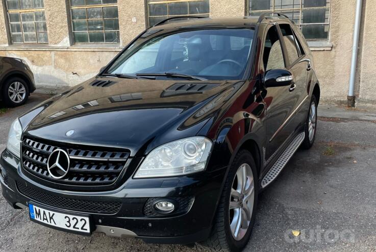 Mercedes-Benz M-Class W164 Crossover 5-doors