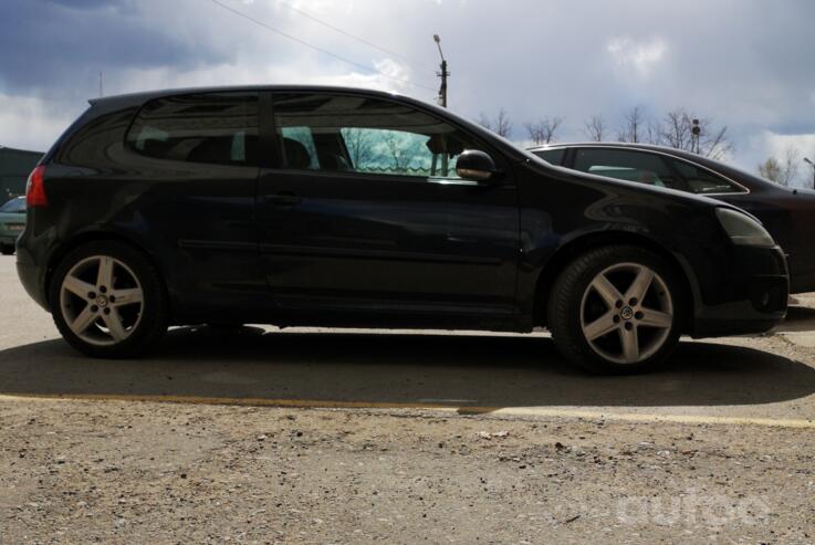 Volkswagen Golf 5 generation Hatchback 5-doors