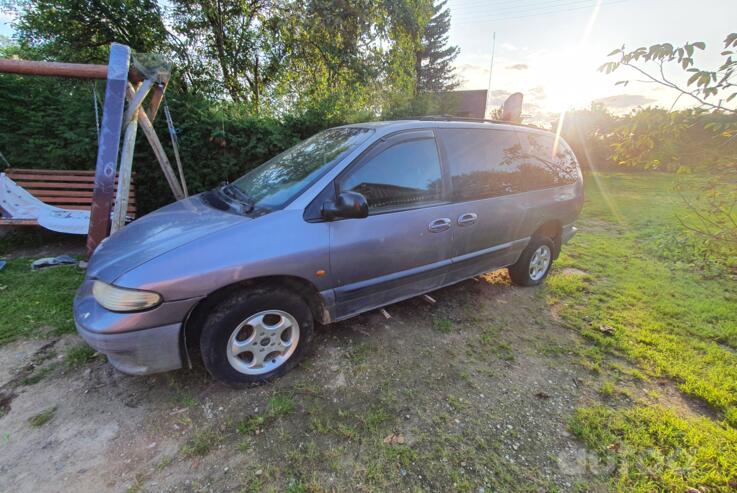 Chrysler Voyager 3 generation Grand minivan 5-doors
