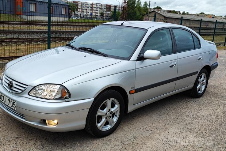 Toyota Avensis 1 generation [restyling] Sedan
