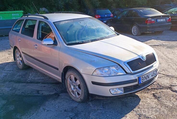Skoda Octavia 2 generation Combi wagon 5-doors