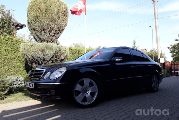 Mercedes-Benz E-Class W211 Sedan