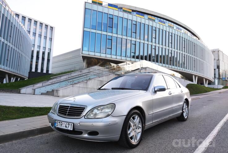 Mercedes-Benz S-Class W220 Sedan