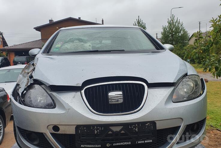 SEAT Leon 2 generation Hatchback 5-doors