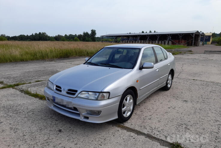 Nissan Primera P11 Sedan