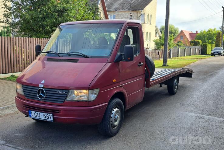Mercedes-Benz Sprinter First generation