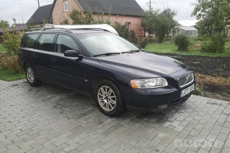 Volvo V70 2 generation wagon