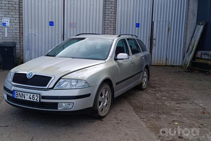 Skoda Octavia 2 generation Combi wagon 5-doors