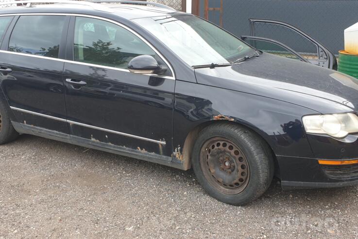 Volkswagen Passat B6 wagon 5-doors