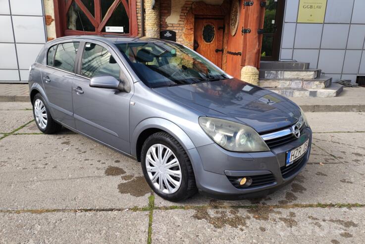 Opel Astra H Hatchback