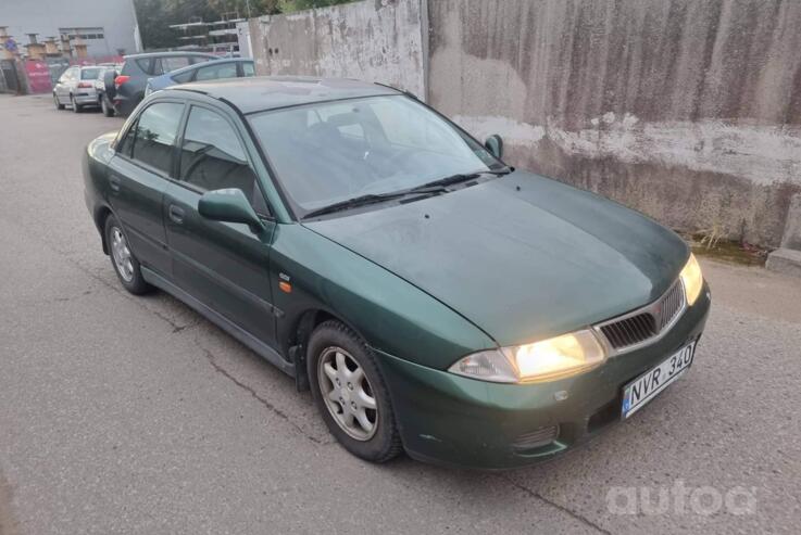 Mitsubishi Carisma 1 generation Sedan