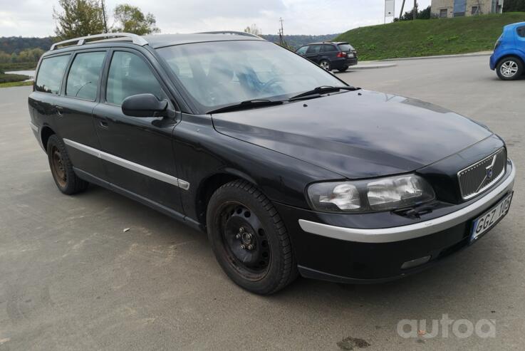Volvo V70 2 generation wagon