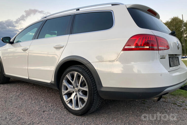 Volkswagen Passat B7 Variant Alltrack wagon 5-doors