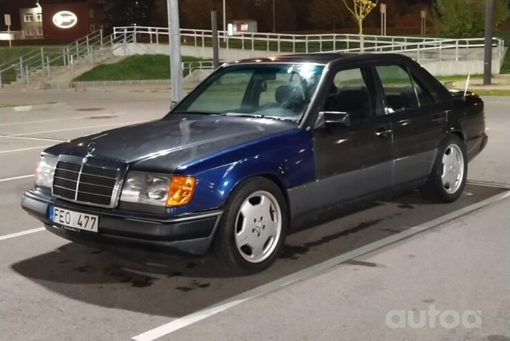 Mercedes-Benz W124 1 generation