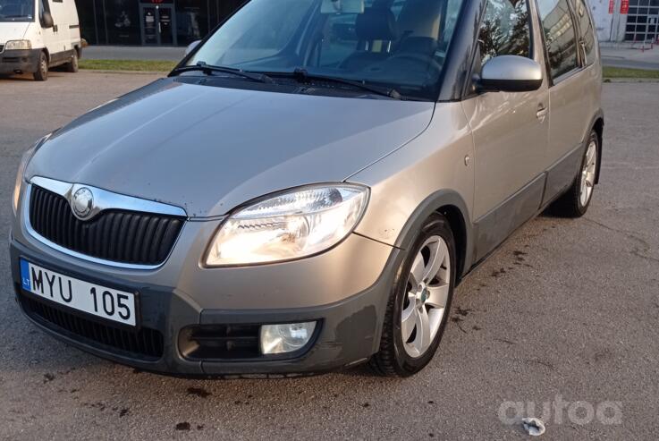 Skoda Roomster 1 generation Scout minivan 5-doors