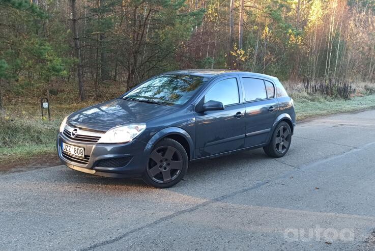 Opel Astra H Hatchback
