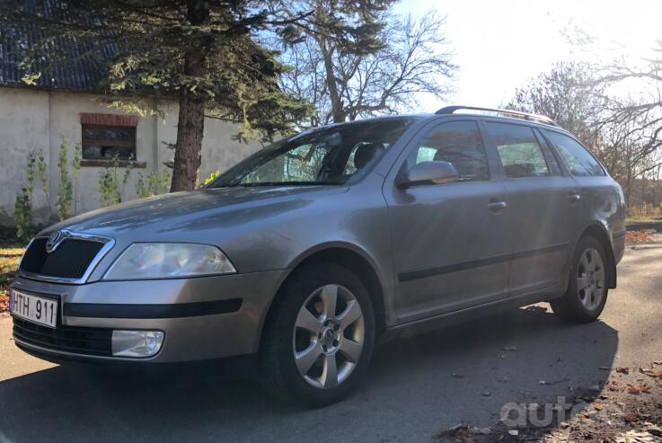 Skoda Octavia 2 generation Combi wagon 5-doors