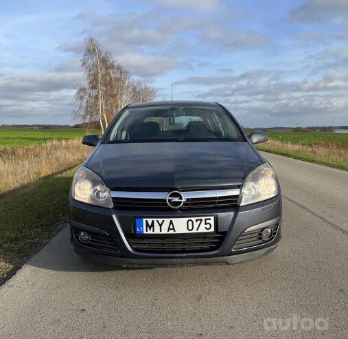 Opel Astra H Hatchback