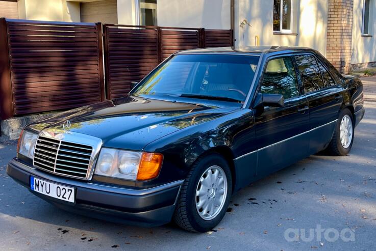 Mercedes-Benz W124 1 generation