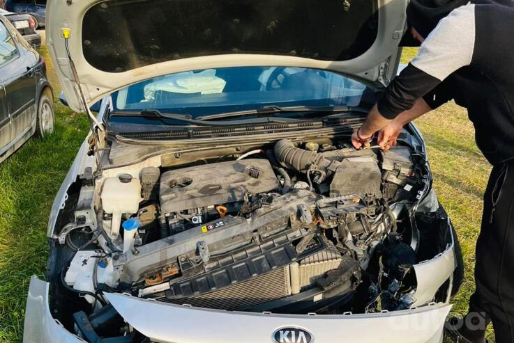 Kia Rio 4 generation Hatchback 5-doors