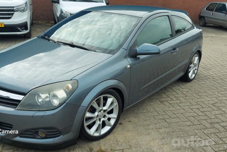 Opel Astra H Hatchback
