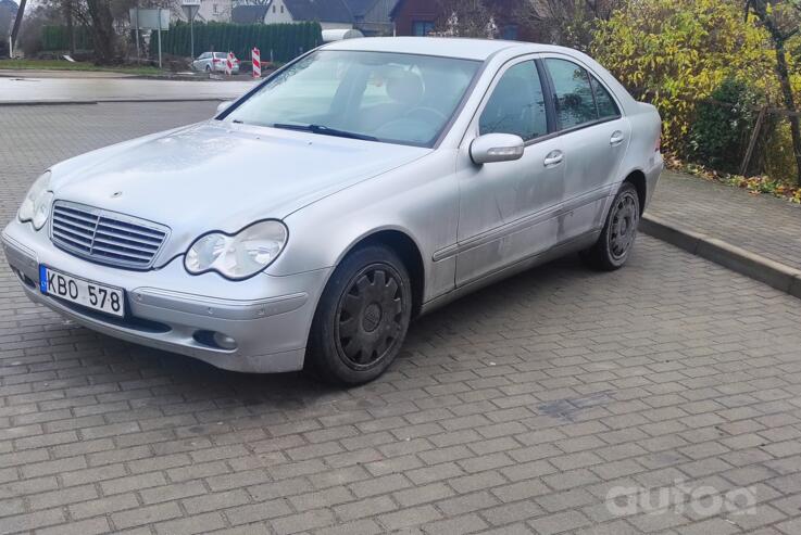 Mercedes-Benz C-Class W203/S203/CL203 Sedan