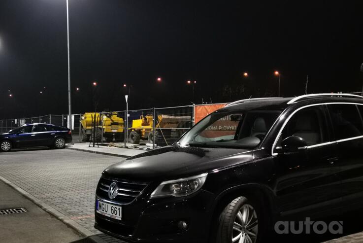 Volkswagen Tiguan 1 generation Crossover