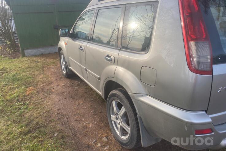 Nissan X-Trail T30 Crossover