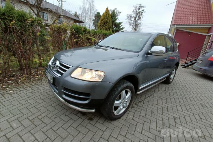 Volkswagen Touareg 1 generation Crossover