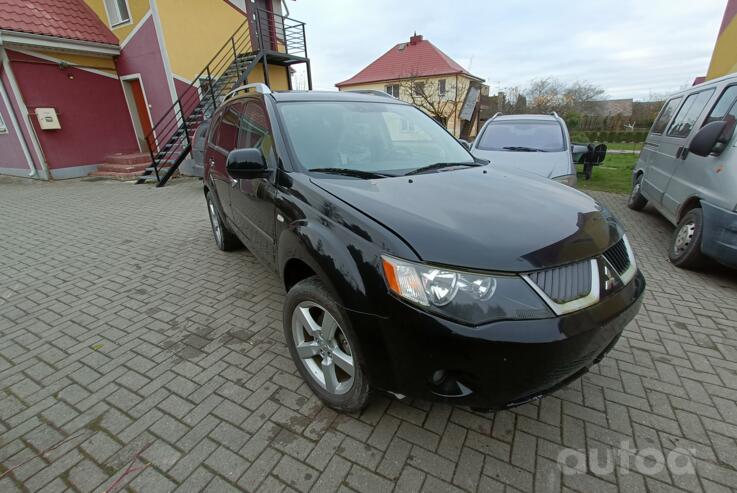 Mitsubishi Outlander 2 generation
