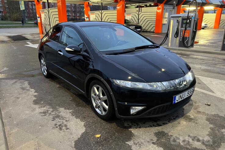 Honda Civic 8 generation Hatchback 5-doors