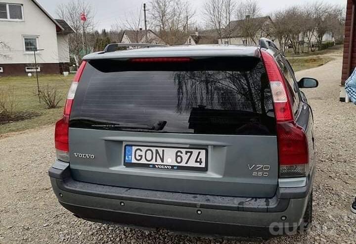 Volvo V70 2 generation wagon