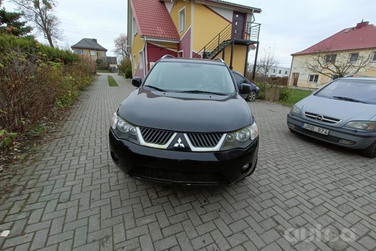 Mitsubishi Outlander 2 generation