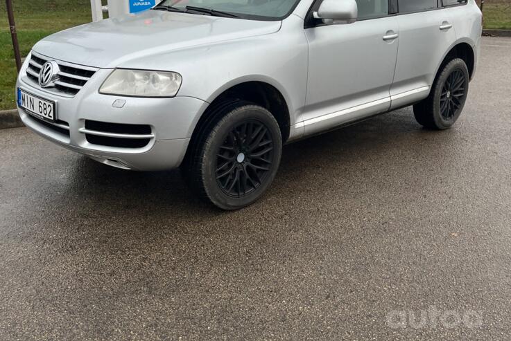 Volkswagen Touareg 1 generation Crossover