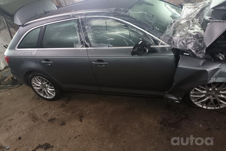 Audi A4 B9 Avant wagon 5-doors
