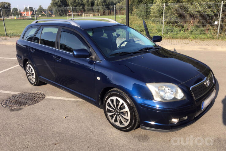 Toyota Avensis 2 generation wagon