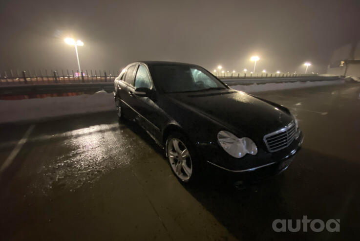 Mercedes-Benz C-Class W203/S203/CL203 Sedan