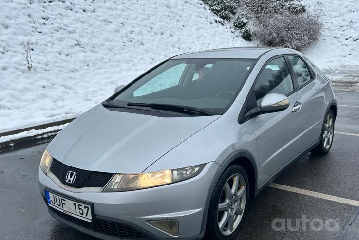 Honda Civic 8 generation Hatchback 5-doors